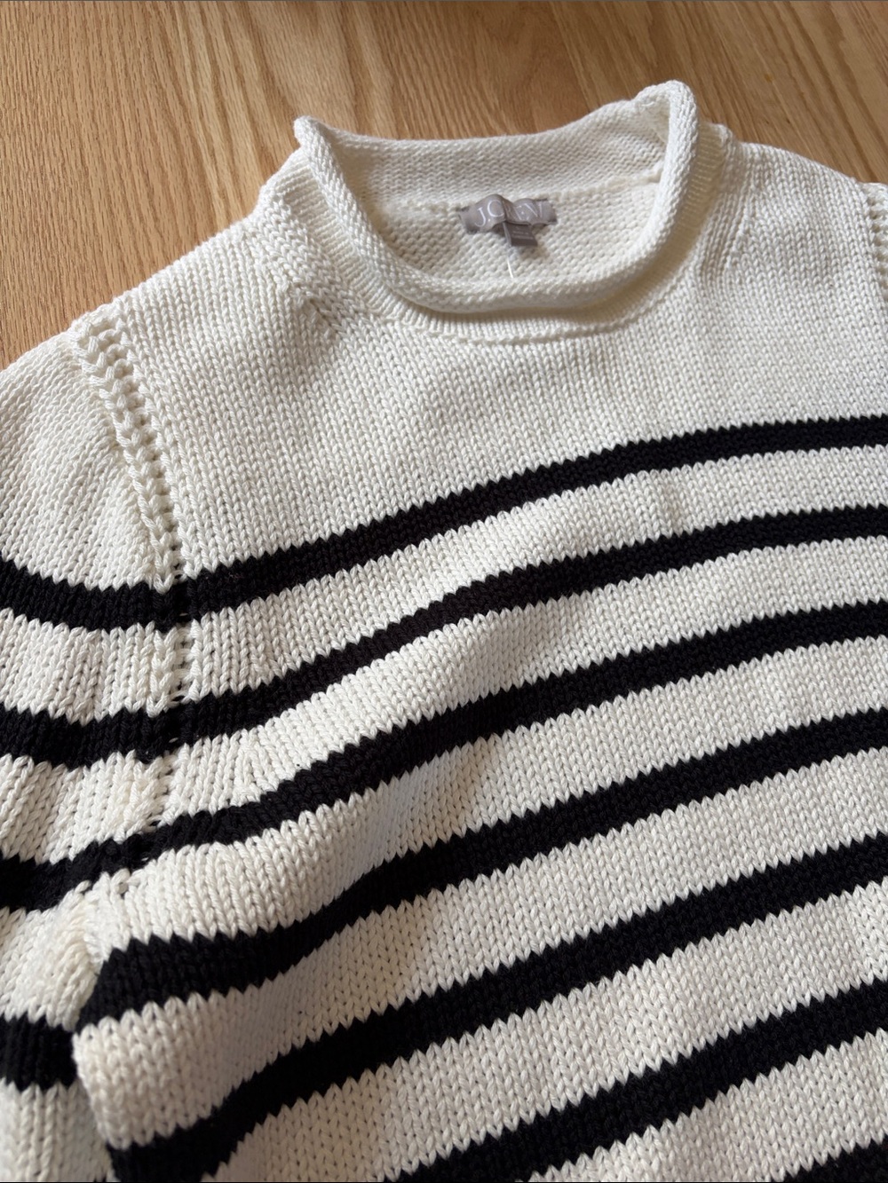 Rollneck Sweater - Picture 4 of 10